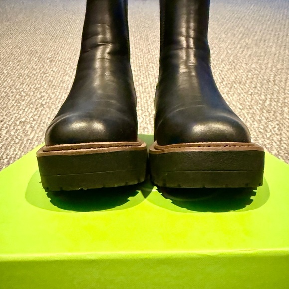 Sam Edelman Laguna Chelsea Boots - Picture 3 of 16